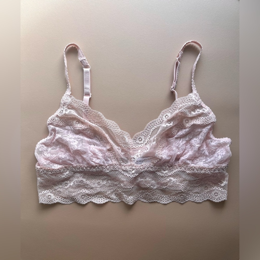 B.tempt'd by Wacoal Lace Kiss Bralette NWOT